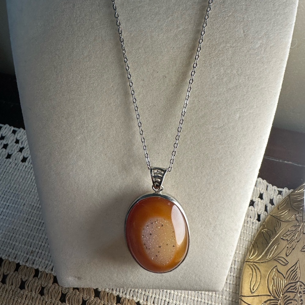 Druzy Agate Oval Pendant Necklace on Silver Copper Chain - Picture 8 of 16